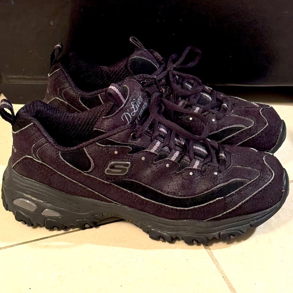 Sketchers women’s size 8